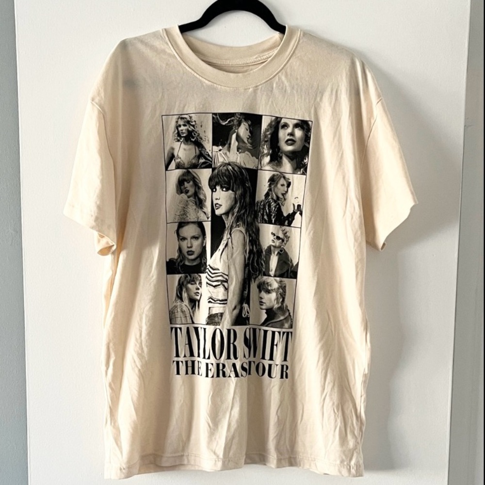 Taylor Swift The Eras Tour T-Shirt Size Medium